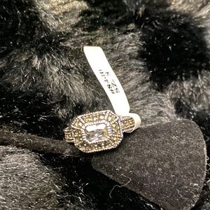 Park Lane “Reign” Ring NWT